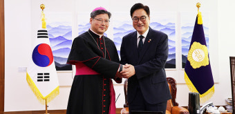 정순택 대주교, 우원식 국회의장 접견