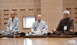 수녀·수사와 스님·교무들 수도원에서 영적 우정을 꽃피우다