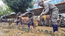 육군, 거제·통영 수해복구 지원…장병 240여 명 투입
