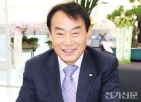 (2023 전기공사 파워리더) 김길수 경기중부회장 회원 먹고 사는 문제가 최우선, 친절한 중부회 지향