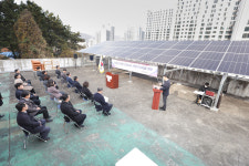 그랜드썬, 태양광 발전소 기부 설치…양지직업재활원 1000만원 성금 전달