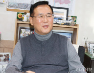 전력망 건설 군의 협조 이끌며 난관 헤쳐 나간다
