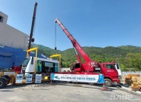 부산교통공사, 양산선 경전철 차량 첫 편성 반입…2026년 개통 목표
