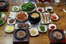 [맛집]고소한 돌솥밥에 유기농 쌈거리, 동구 ‘산들채’