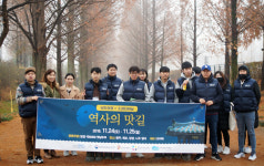 메인요리 두부삼합, 굴보쌈, 굴전…