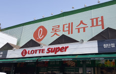 첨단에 49층 주상복합…상인들 떨고 있다