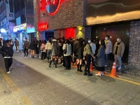 일상 회복 실감  주말 식당가 활기 넘쳐