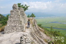 득량 사람들의 수호신, 칼바위 품은 산
