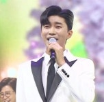 ‘미스터트롯’ 참가자 임영웅 vs 심사위원 김준수, 노래방 점수로 맞짱