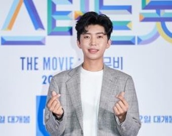 임영웅 겹경사, 영화 개봉x신곡 발표x골드버튼 코앞