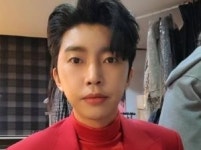 임영웅 팬클럽 영웅시대, 연말 맞아 초록우산어린이재단에 621만원 기부 | 팬 밴드도 보육원에 500만 원 상당 물품 등 기부