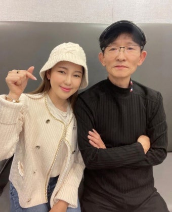 '컴백 임박' 송가인, '프로야구 개막전 시구'에 어울리는 스타 1위