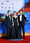 신동엽, 일본 性문화 체험 콘텐츠에 동물농장 MC 하차 요구 빗발 