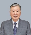 이중근 부영 회장, 또 1억씩 나눠줘...고향 주민 이어 동창들에게 지급