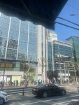 SK텔레콤(SKT) 유심 무상 교체 첫날… 전국 대리점 앞은 하루 종일 아수라장