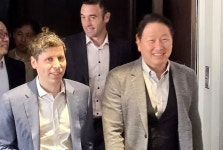 美 찾은 최태원, 샘 올트먼과 'AI 회동'… 경주 APEC 초청도
