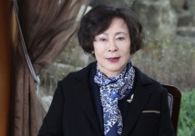 롯데家 장녀 신영자, 롯데웰푸드 주식 전량 매각… 그룹 상장사 지분 0