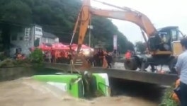 창원 버스 추락 구조 영상