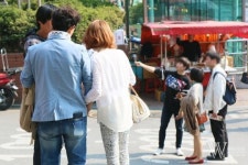 불법 호객 행위로 공연계 울리는 대학로 삐끼