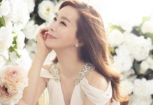 배우 김정은 비공개 결혼식 사진 7장