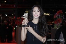 김민희, 문화 훈장 받을 수도 있다...문체부 검토 중