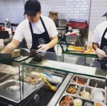"소스가 포인트" 뉴욕에 김밥집 차린 이원일 셰프