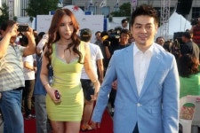 “하리수·미키정, 10년만에 합의 이혼”