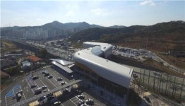 “하늘 위에 백화점” 고속도로 위에 떠있는 시흥 하늘 휴게소