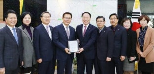 전남농협, 관내 지역농협 최초로 순천농협 펀드판매 1호점 인증식 개최