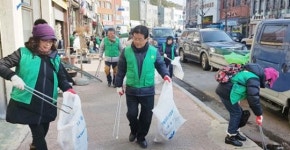 여수시 중앙동 새마을지도자, 설맞이 청결활동 실시