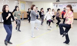 [포토]광주시 동구, “직장인 건강댄스 GO~ GO~!”