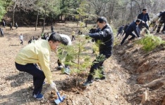 [포토]광주시 남구, 제73회 식목일 나무심기 행사 개최