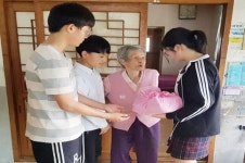 순천주암중학교 학생들 ‘사랑의 반찬나눔 행사’ 실시