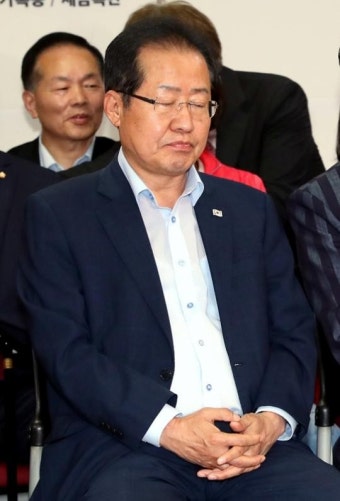 [속보] 홍준표 '지방선거 참패' 대표직 사퇴