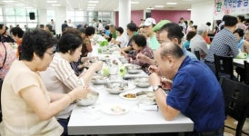 광주은광교회소외된 이웃과 함께하는 복달임 행사 가져