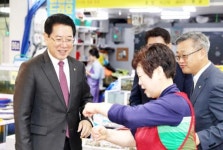김영록 전남도지사, 목포 청호시장서 “민선7기 잘 부탁드립니다” 읍소(?)