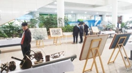 전남도청 차고 현관 - 12063 | 전남도청 로비서 과거 추억여행 떠나세요