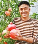 충청도 기업인, 전남 신안군 섬마을 이장들에게 책 선물한 까닭