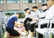 동명고등학교의 특별한 섬김 - 세족식