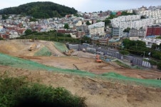 부산 남구  대연동 100년 고찰 흥법사,아파트 공사로 ‘존폐기로’