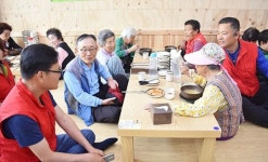 광주시 광산구 도산동 어사모, 어르신들에 점심 대접하고 안부 살펴