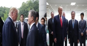 판문점 회동에서 트럼프 대통령이 문 대통령에게 했던 귓속말은 무엇?