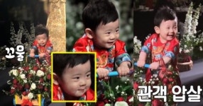 완전 무대체질이다 귀엽다고 난리 난 추자현 아들 바다 (영상)