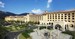  한화리조트 설악에서 거리 노래방·마술 공연 등 예상치 못한 이벤트가 열린다