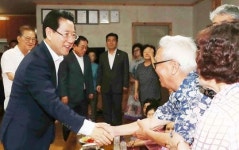 [포토]김영록 전남도지사, 영광군 법성 산하치마을 민박간담회 개최