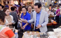 이용섭 광주시장, 대인시장 찾아 서민경제 점검