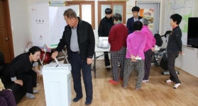 장성군선관위, 관내 경로당 이용 지역민 대상 투표체험행사 실시