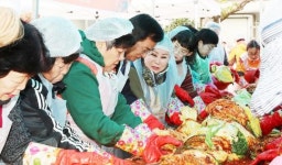 광주시 광산구 월곡2동, 고려인과 함께 버무린 김장김치 나눠
