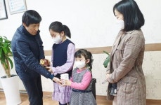 무안군 운남면 초등학생 자매, 저금통 기부