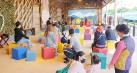 곡성 섬진강기차마을, 감성이 꽃피는 로즈 블라썸 버스킹 눈길